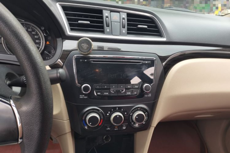 Used Suzuki Alivio 2015 1.6L Manual Comfort Model Audio And AC Panel