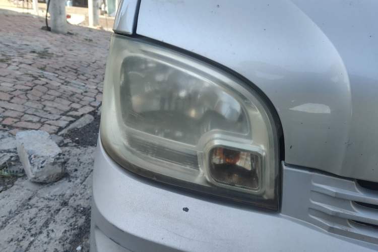 Used Wuling Zhiguang 2013 1.0L Practical Version Right Front Headlight
