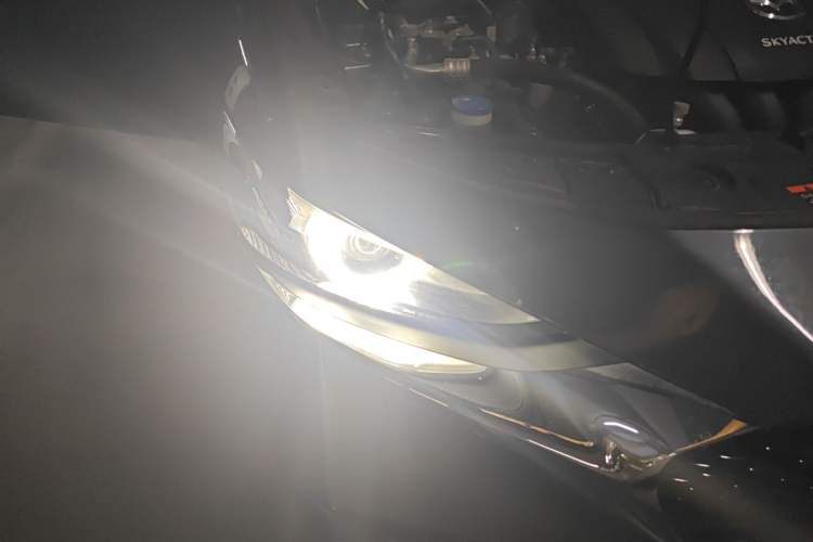 Used Mazda 3 Axela 2021 2.0L Automatic Zhiya Edition Right Front Headlight