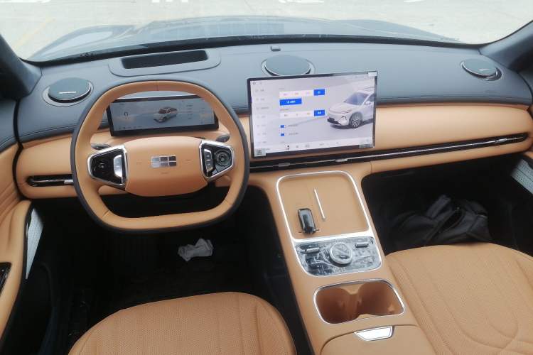 Used Geely Galaxy Galaxy Xingjian 7 EM-i 2025 120km Flagship Edition
