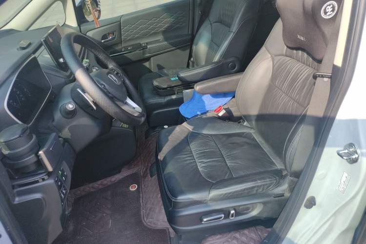 Used Honda Elysion 2024 2.0L eHEV Luxury Edition
