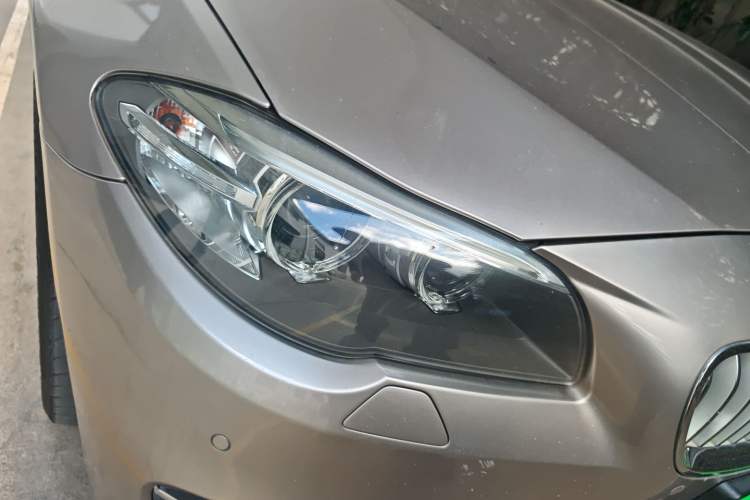 Used BMW 5 Series 2013 525Li Leading Model
