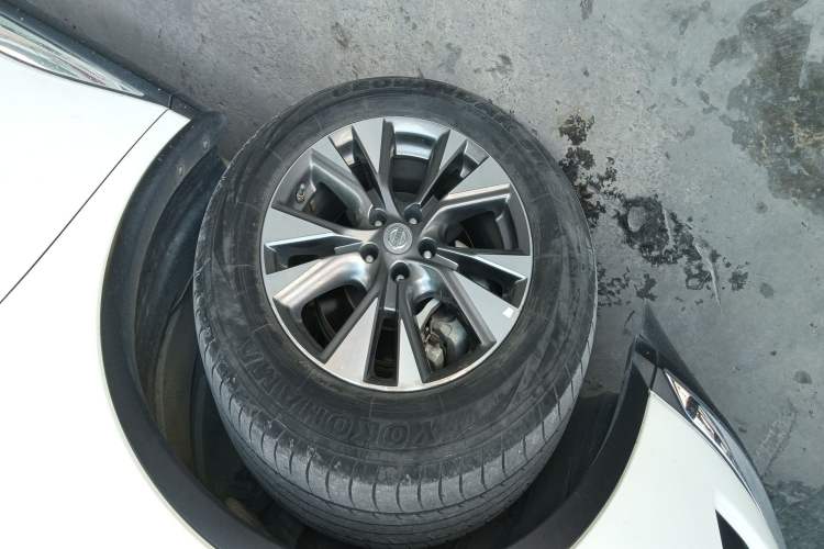 Used Nissan Murano 2019 2.5L XL Two-Wheel Drive Smart Connect Luxury Edition China VI Standard