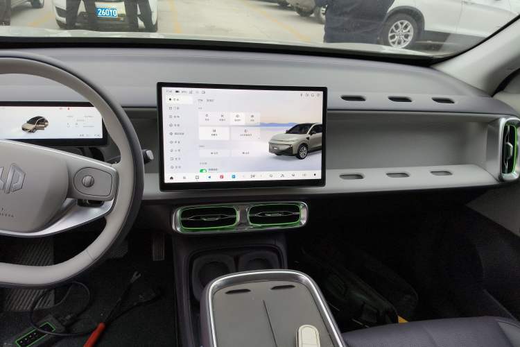 Used Leapmotor B10 2025 510 Joyful Edition Audio And AC Panel