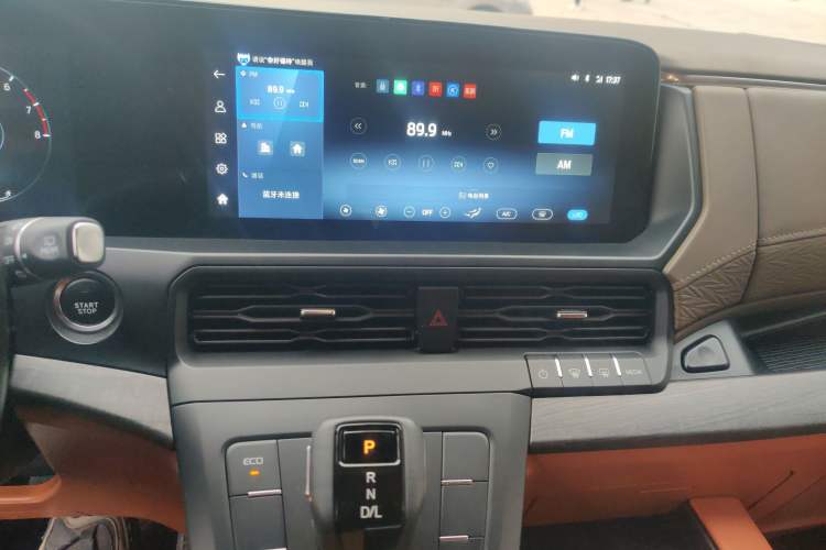 Used Juntian Black Warrior Youth 2025 2.0T Gasoline Top-of-the-Line Version Audio And AC Panel