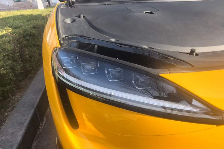 Used Hima Luxeed S7 2024 Ultra Four-Wheel Drive Flagship Edition Right Front Headlight