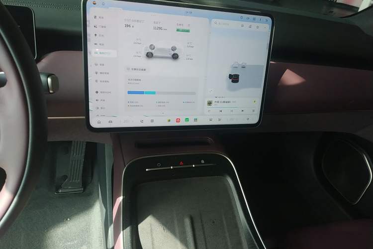 Used Nio ET5T 2025 75 kWh Touring Audio And AC Panel