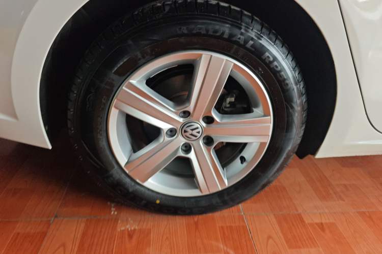 Used Volkswagen Lamando 2018 230TSI Manual Trend Edition Right Rear Wheel Hub