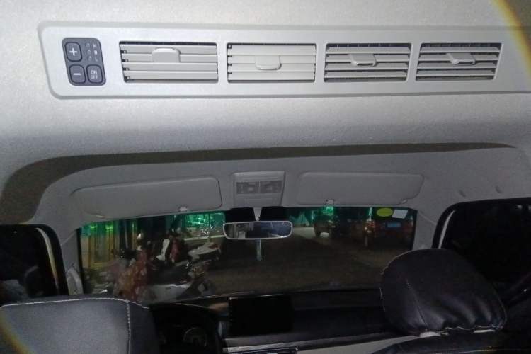 Used Jinbei New Hiace S 2021 1.5L Wealth Central Air-Conditioned Bus China VI Standard Model SWC15M
