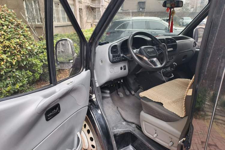 Used JMC Transit 2017 2.8T Commercial Version Long Wheelbase Mid-Roof 6/7/8-Seater JX493