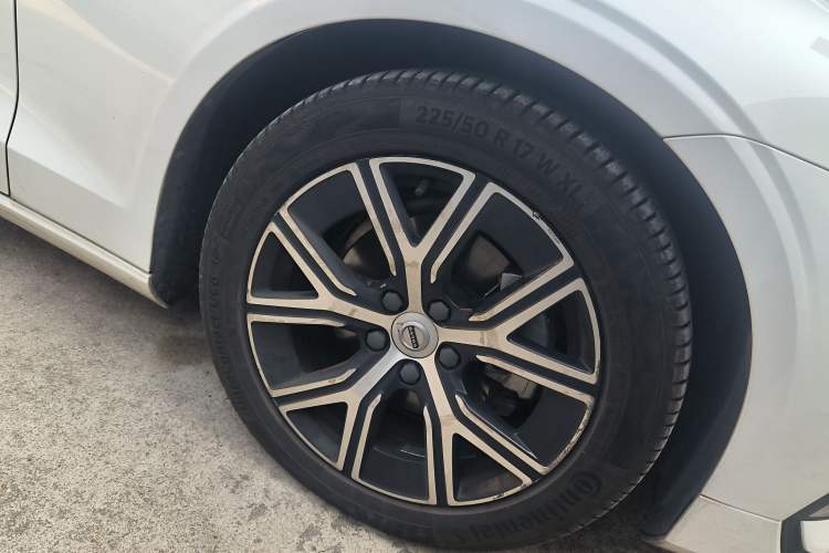 Used Volvo S60 2023 B4 Zhiyi Luxury Edition