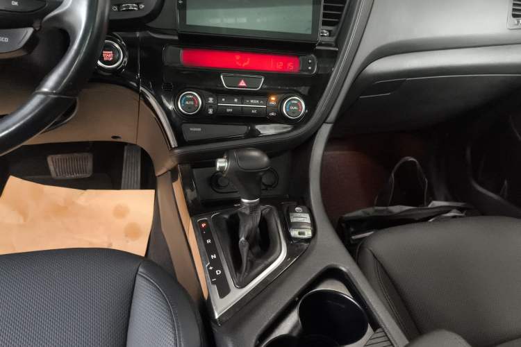 Used Kia K5 2015 2.0L Automatic LUX
