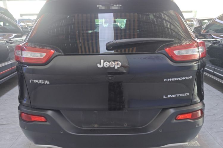 Used Jeep Cherokee 2020 2.0L Two-Wheel Drive Classic Sports Edition