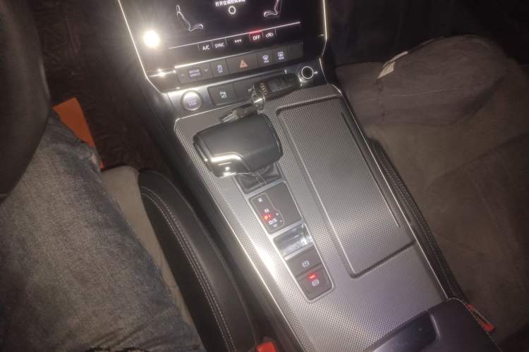 Used Audi A6L 2019 40 TFSI Luxury Dynamic Model
