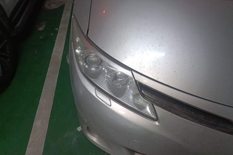 Used Toyota Previa 2006 2.4L 7-Seater Luxury Edition Right Front Headlight