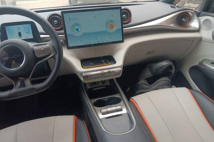 Used BYD Dolphin 2021 405 km Free Version Audio And AC Panel