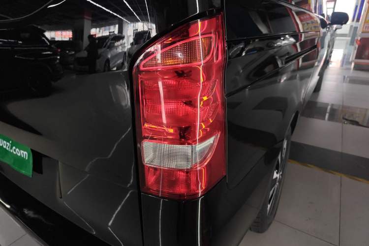 Used Mercedes-Benz Vito 2021 2.0T Elite Version 7 Seats