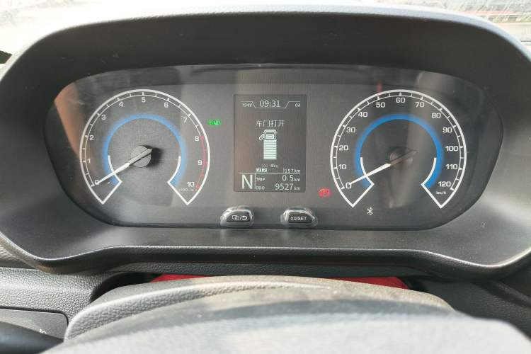 Used Karry Xiaoxiang X7 2024 AVIC Battery (3815 Cargo Box) Side-Panel Truck – Deluxe Model Instrument Cluster