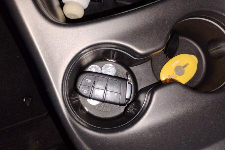 Used Dodge Journey 2013 2.4L Two-Wheel Drive Luxury Version