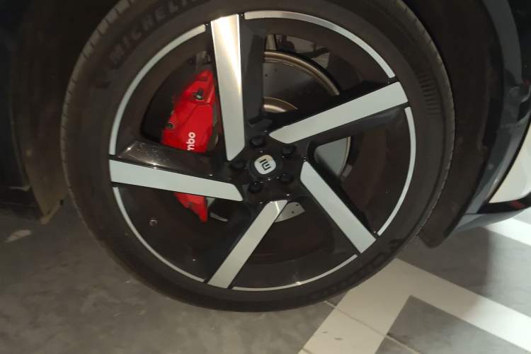 Used Xiaomi Auto YU7 2025 Ultra-Long Range High-Performance All-Wheel-Drive Max Edition
