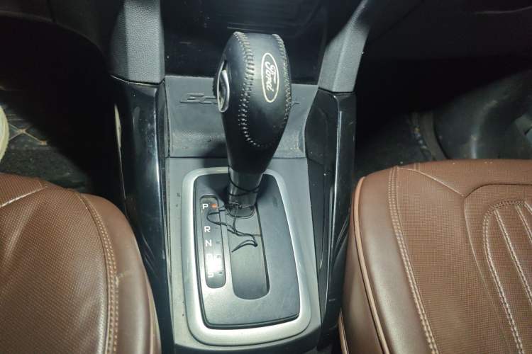 Used Ford EcoSport 2013 1.5L Automatic Prestige Model Gear Lever