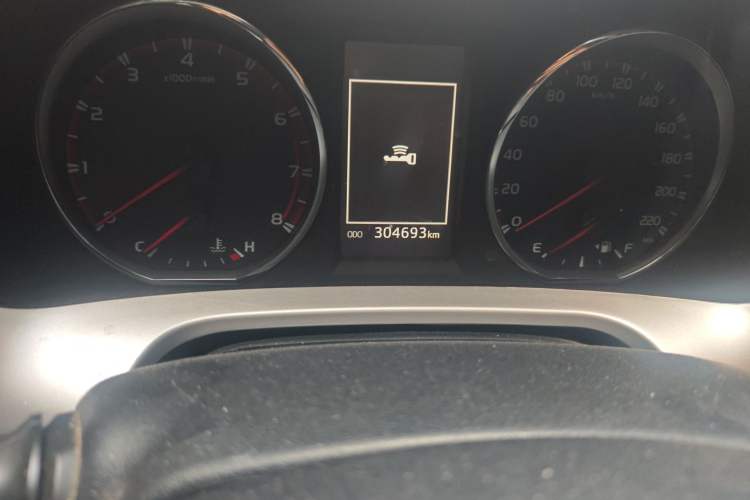 Used Toyota RAV4 2016 2.0L CVT Two-Wheel Drive Smart Edition China V Standard Odometer Close Up