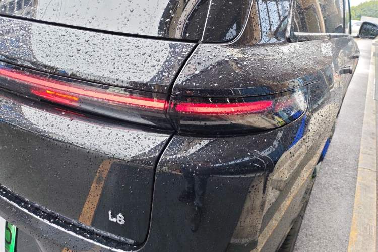 Used Li Auto L8 2025 Pro Smart Refresh Edition
