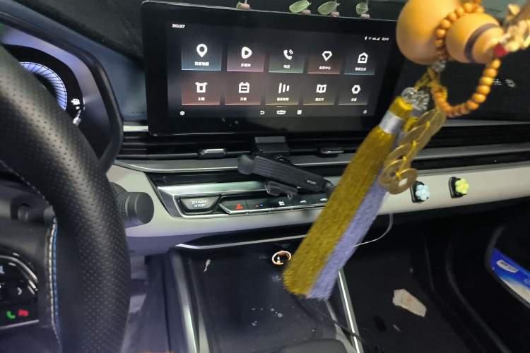 Used Geely Auto Emgrand 2022 4th Generation 1.5L CVT Flagship Model Audio And AC Panel