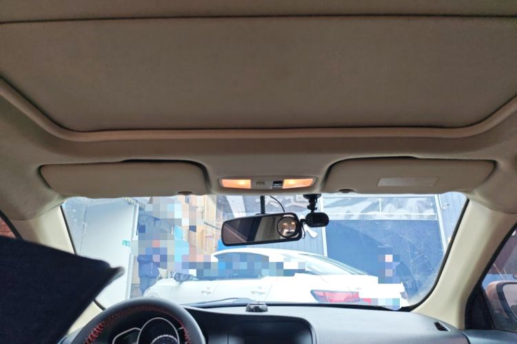 Used Soueast V6 Lingshi 2014 1.5L Manual Luxury Edition for Women Headliner