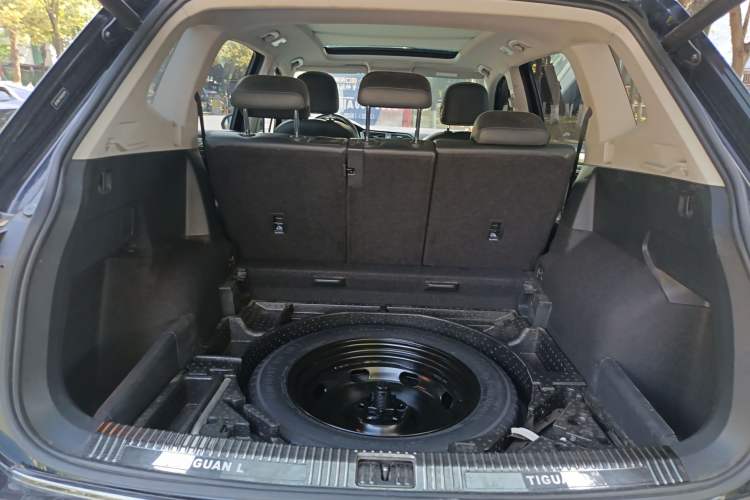 Used Volkswagen Tiguan L 2021 330TSI Automatic Two-Wheel Drive R-Line Enhanced Edition
