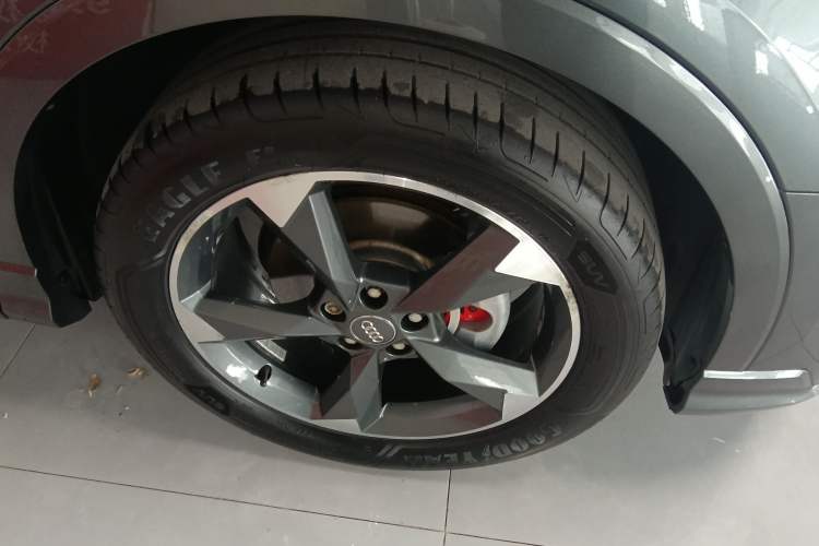 Used Audi Q3 2019 40 TFSI Fashion Dynamic Model
