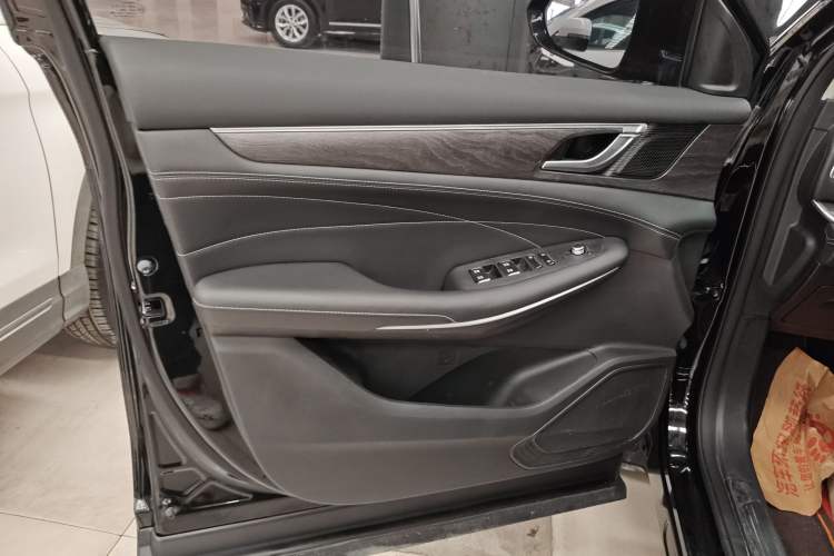 Used Dongfeng Fengon 580 2022 1.5T Automatic Luxury Version
