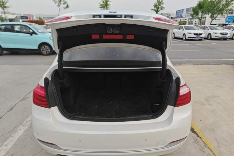 Used BMW 3 Series 2019 320Li Fashion Model Trunk