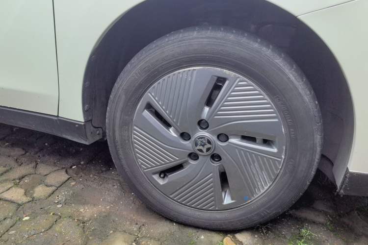 Used Venucia D60EV 2023 PLUS Comfort Edition CI Model Right Rear Wheel Hub