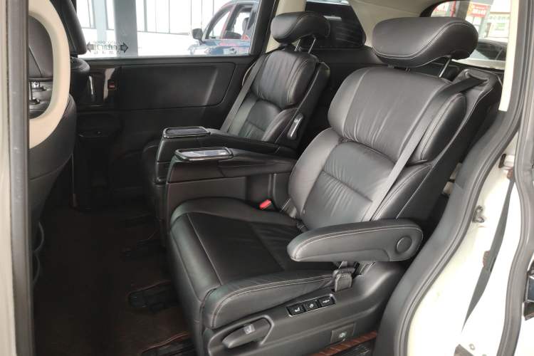 Used Honda Elysion 2016 2.4L Luxury Edition
