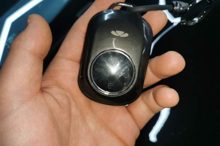 Used Chery Fengyun T9 2025 120 Long-Range Luxury Version 7 Seats Lithium Iron Phosphate Interior 1