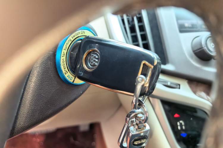 Used Buick LaCrosse 2013 2.4L SIDI Leading Comfort Version