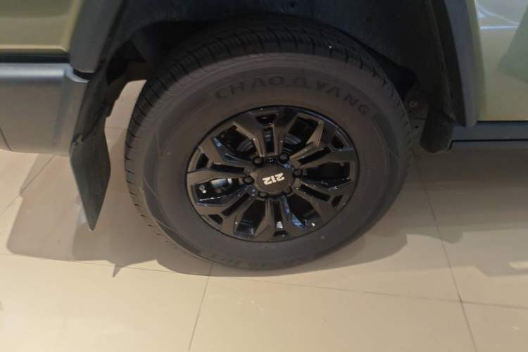 Used 212 T01 2024 2.0T Explorer