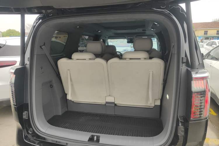 Used Zeekr 009 2022 WE Edition Trunk