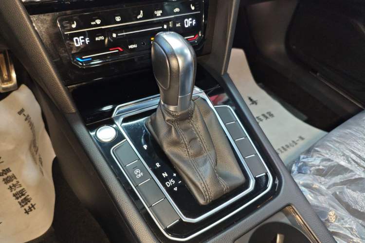 Used Volkswagen FAW-Volkswagen CC 2020 330TSI Huayan Edition China VI Standard Gear Lever