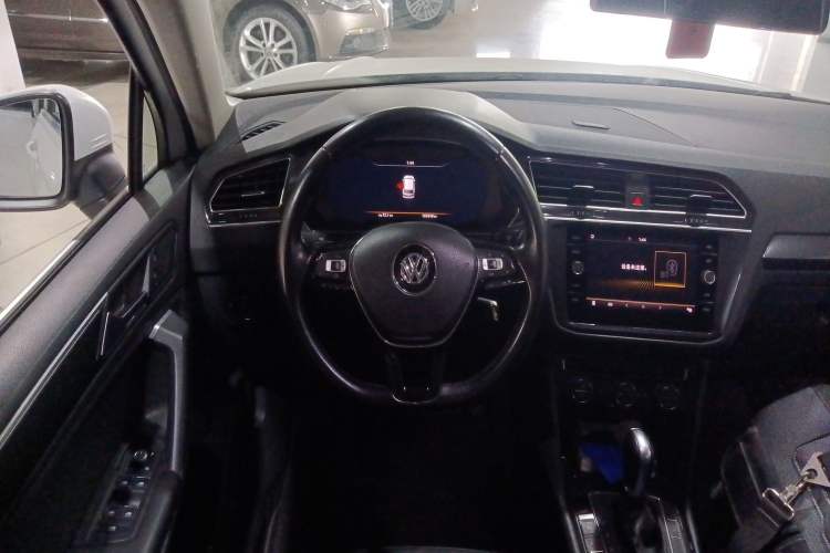 Used Volkswagen Tiguan 2018 330TSI All-Wheel-Drive Innovation Model Steering Wheel