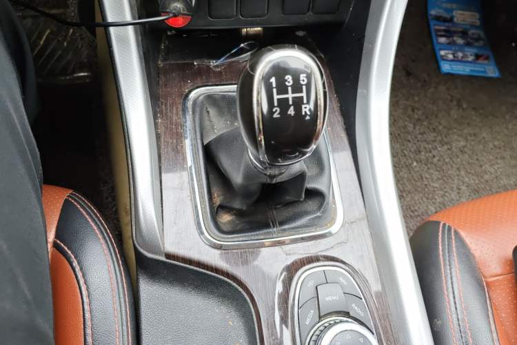 Used HYOSOW S3 2016 S3L 1.5L Manual Premium Edition Gear Lever