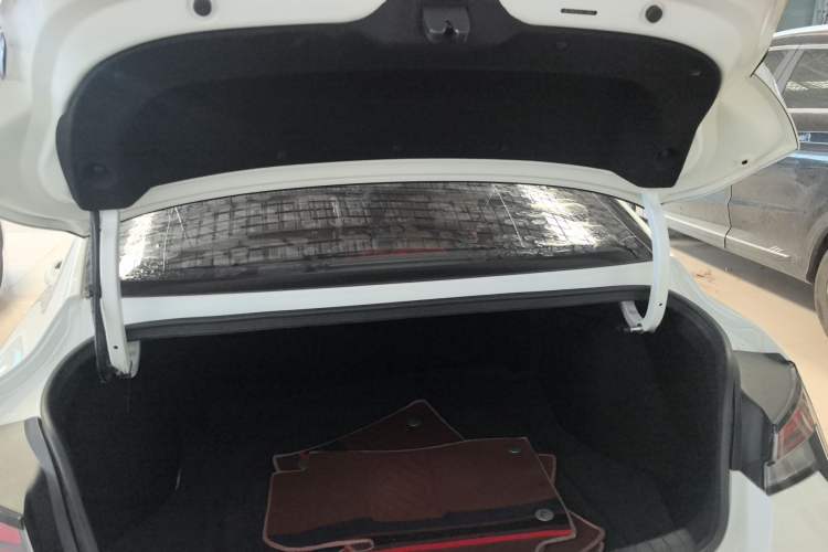 Used Hyundai Elantra 2021 240TGDi DCT LUX Prestige Edition Trunk