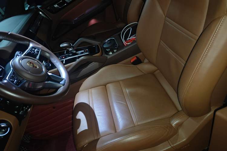 Used Porsche Cayenne 2023 Cayenne 3.0T Platinum Edition
