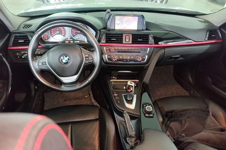 Used BMW 3 Series 2013 316i Sport Design Package
