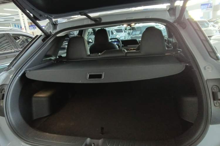 Used Venucia V DD-i 2023 110km iT Version Trunk