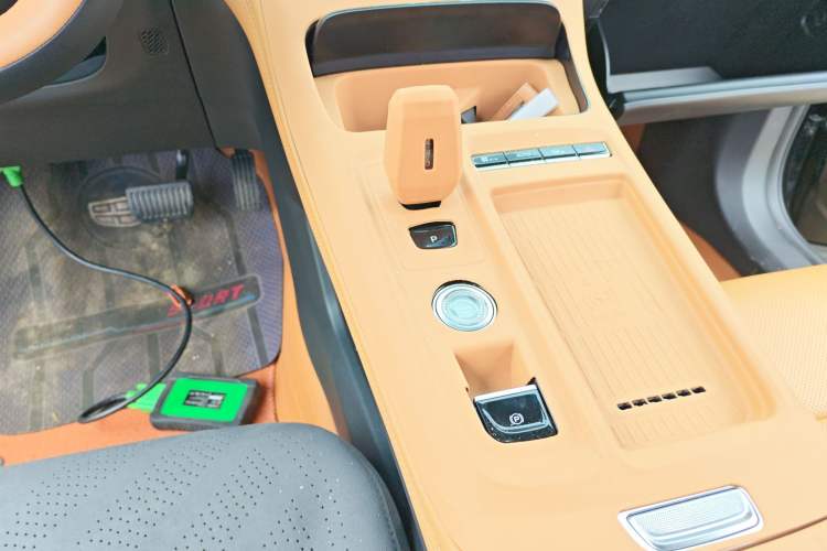 Used Geely Auto FX11 2025 4th Generation 1.5TD DCT - Shanhe Gear Lever