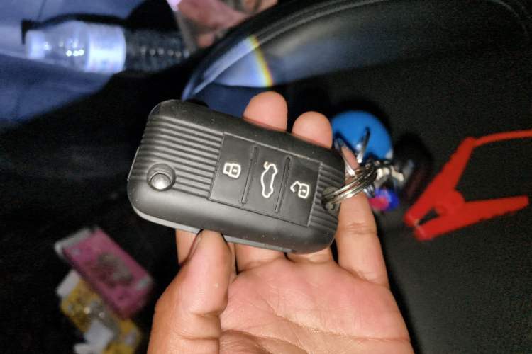 Used Roewe RX5 2016 20T Two-Wheel Drive Automatic Internet Smart Edition
