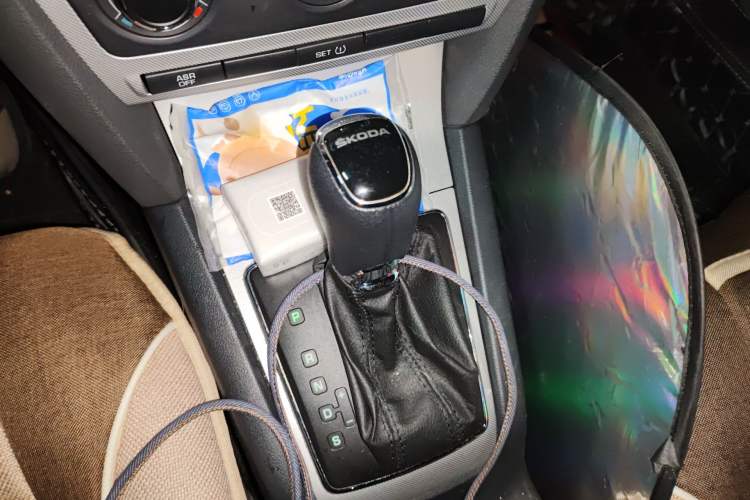 Used Skoda Octavia 2014 1.6L Automatic Yijie Edition Gear Lever