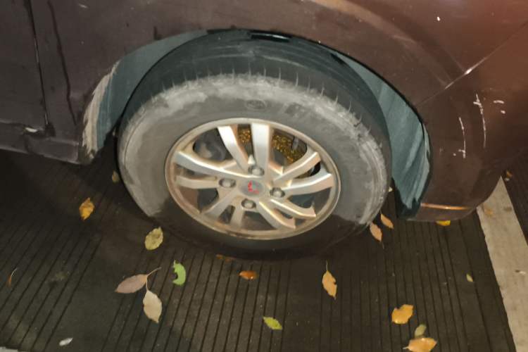 Used Wuling Hongguang 2021 1.5L S Standard Version LAR Right Front Wheel Hub